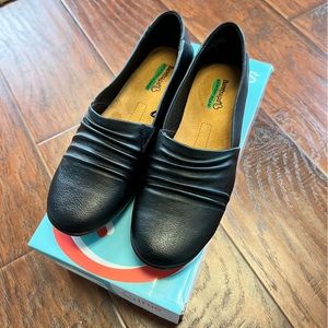 NEW With Box Baretraps Piper Black Slip-Ons Flats Shoes size 7